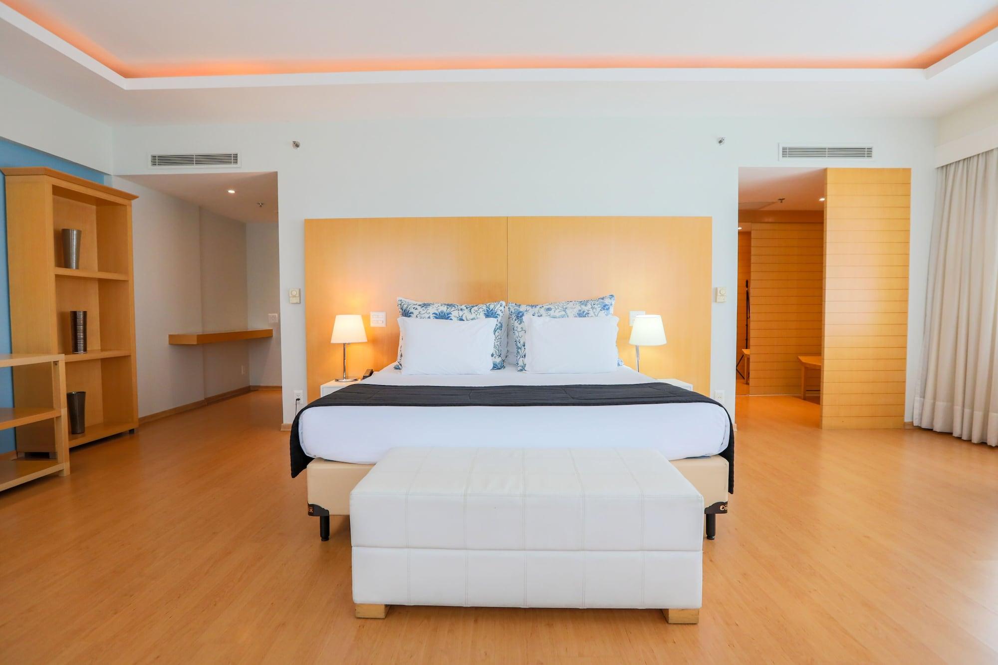 Hotel Pestana Curitiba Esterno foto