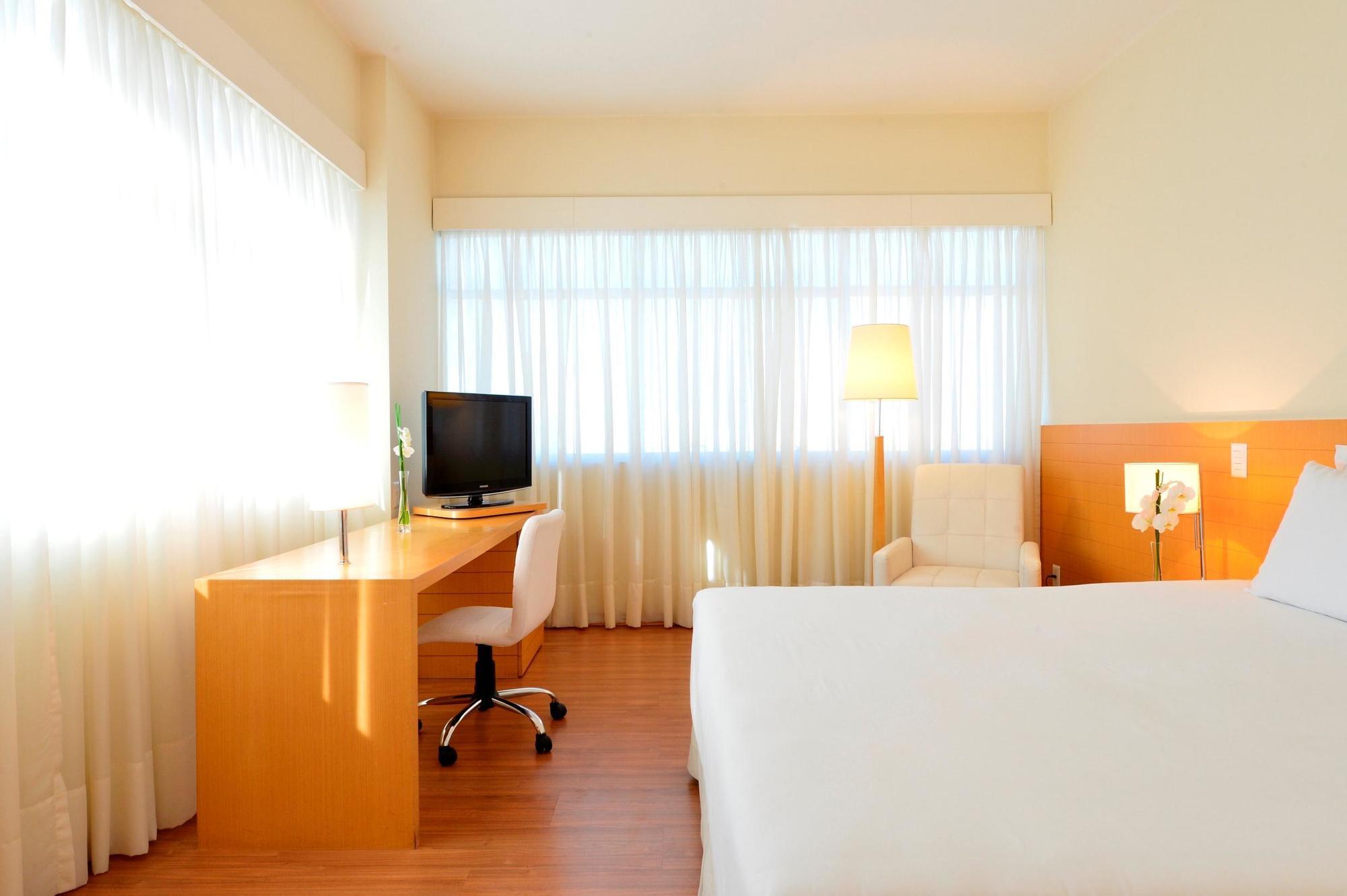 Hotel Pestana Curitiba Esterno foto